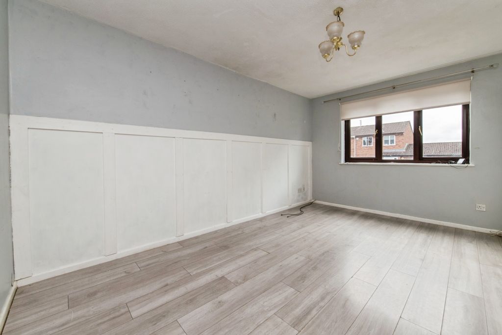 Property photo 3 of 19