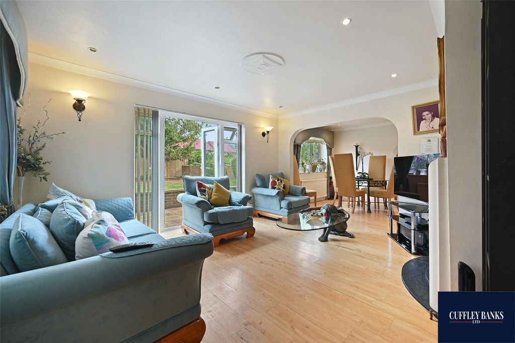 Property photo 2 of 12 Picture No. 04
