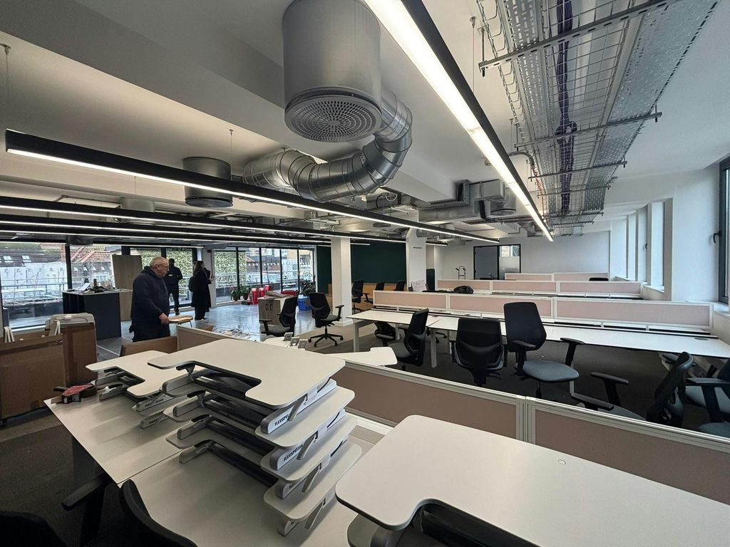 Property photo 3 of 6 Khhe7054.Jpg