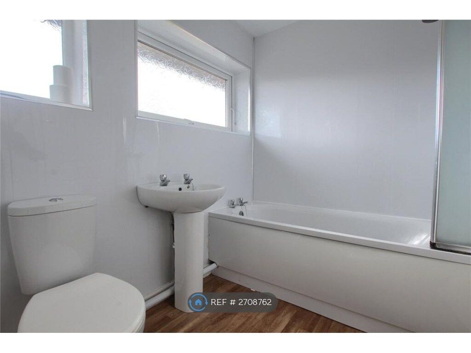 Property photo 1 of 2 Bathroom