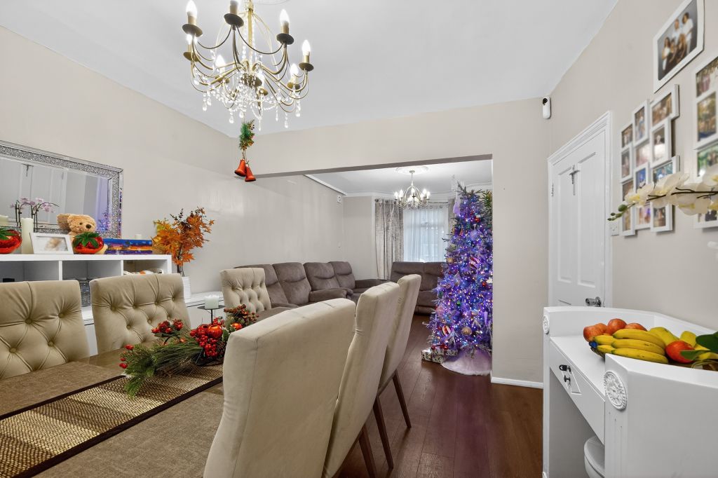 Property photo 3 of 23