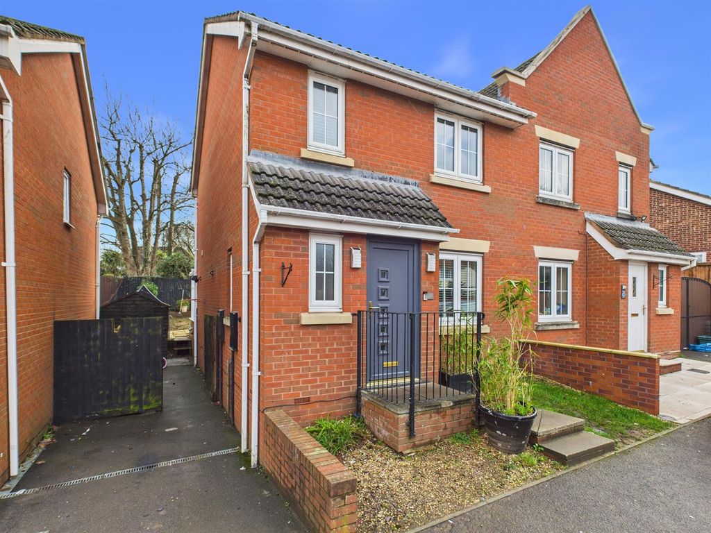 Property photo 1 of 20