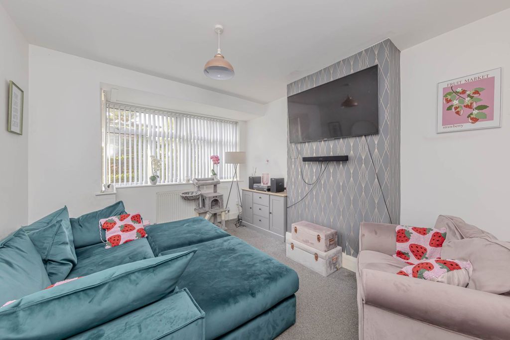 Property photo 3 of 23