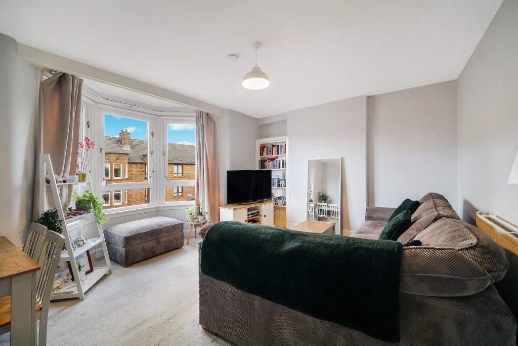 Property photo 2 of 17 Lounge