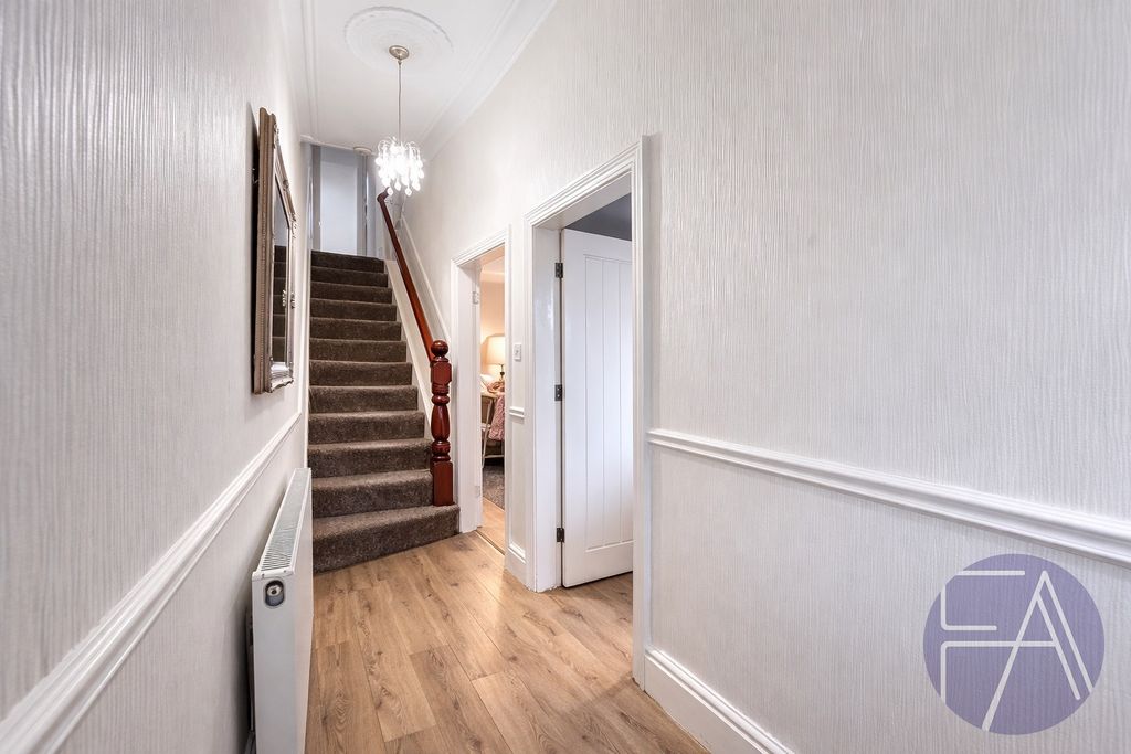 Property photo 2 of 18 4816081