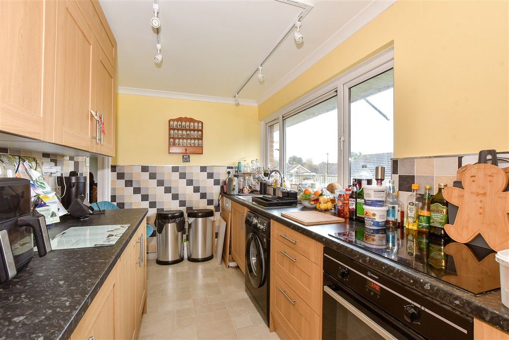 Property photo 2 of 10 Kitchen