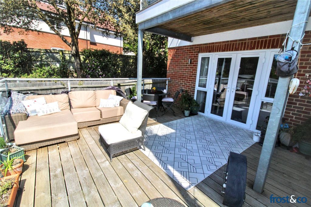 Property photo 2 of 20 Picture No. 29