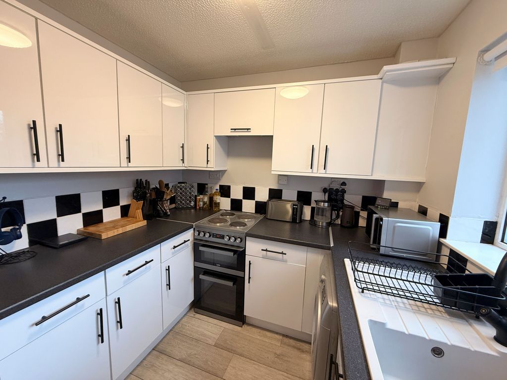 Property photo 2 of 12 Gallery