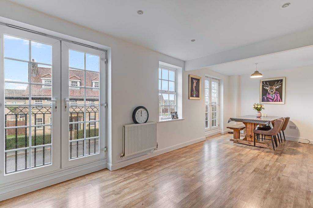 Property photo 3 of 34 Picture No. 21