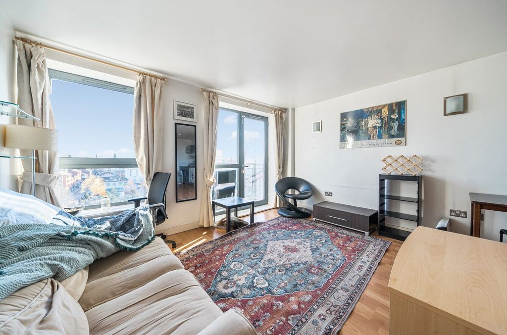 Property photo 3 of 11 Picture No. 01