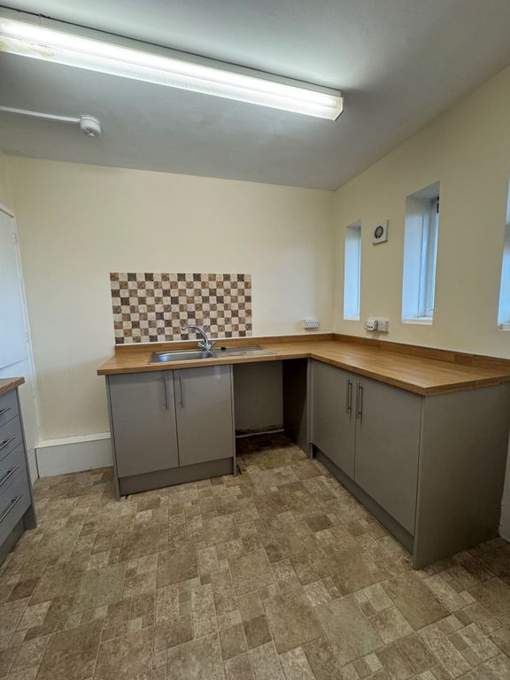 Property photo 2 of 8 2