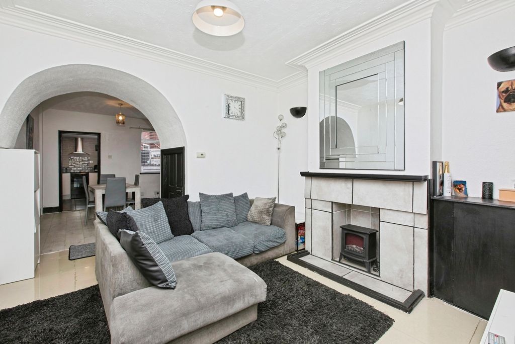 Property photo 3 of 17 Pbox-Img.Jpg