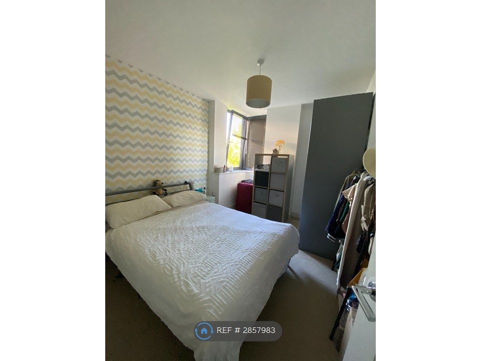 Property photo 2 of 4 Bedroom