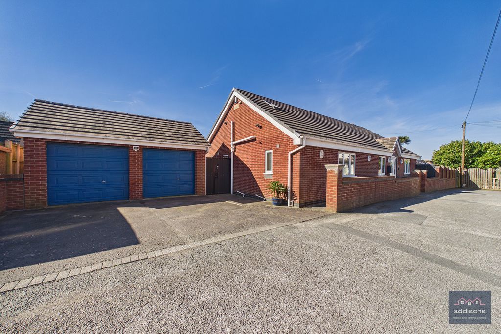 Property photo 1 of 34 Photo 35