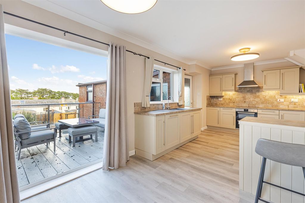 Property photo 2 of 18 A10 - 13 Kingsale Road Salcombe - 251110.Jpg
