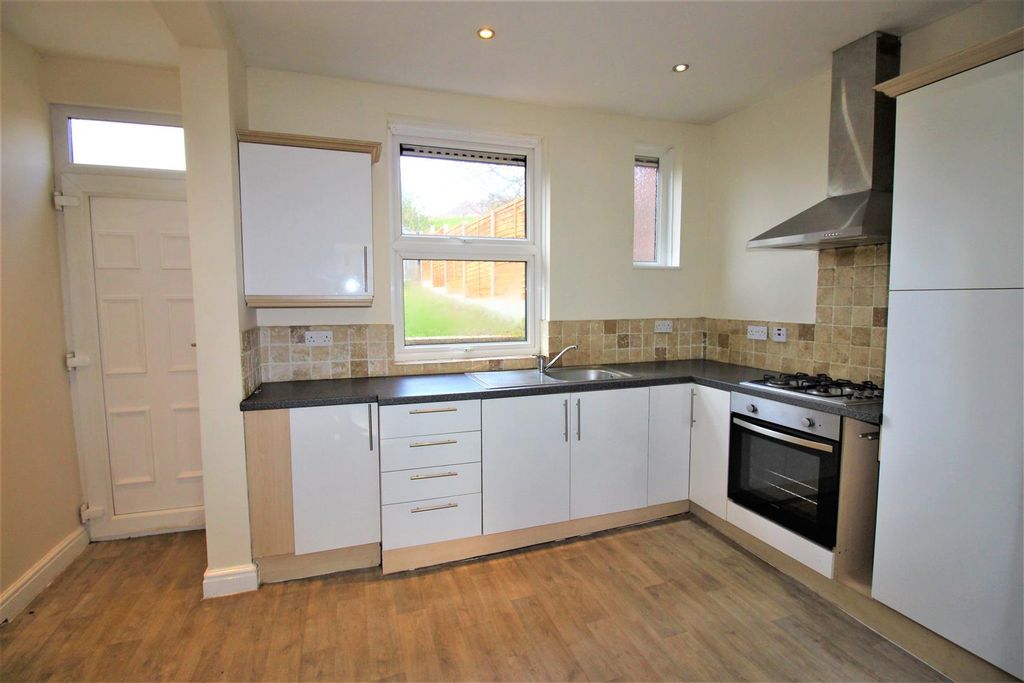 Property photo 2 of 9 2 - Kitchen.Jpg
