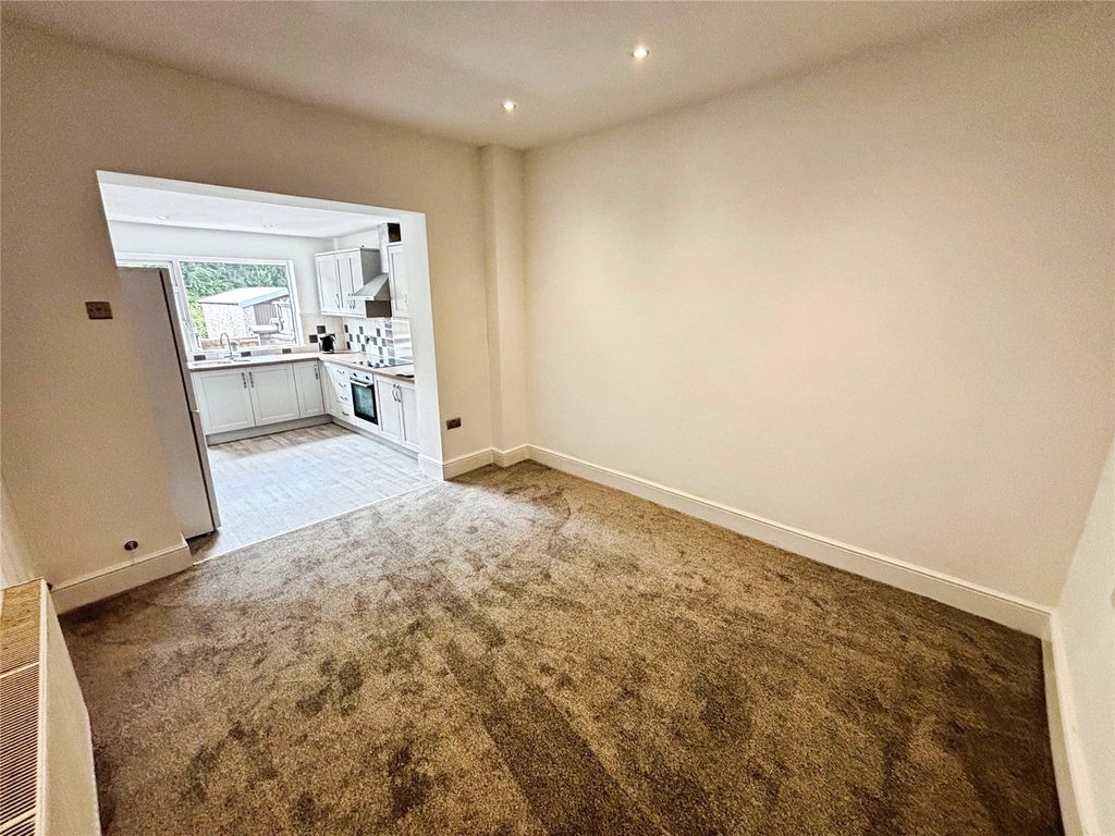 Property photo 3 of 14 Dining Room