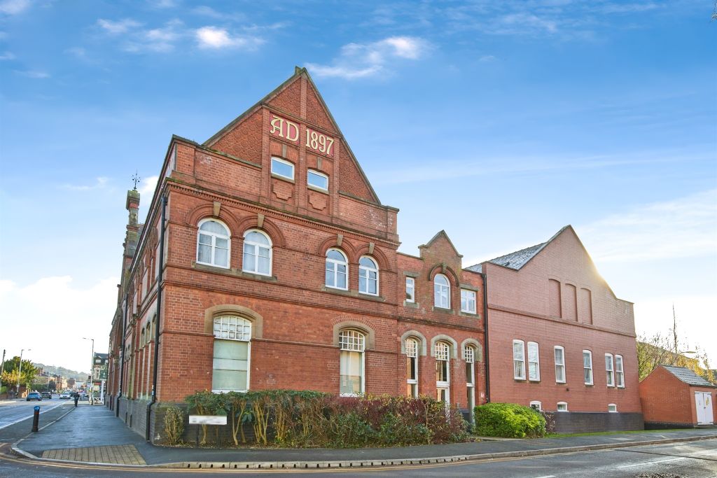 Property photo 1 of 17