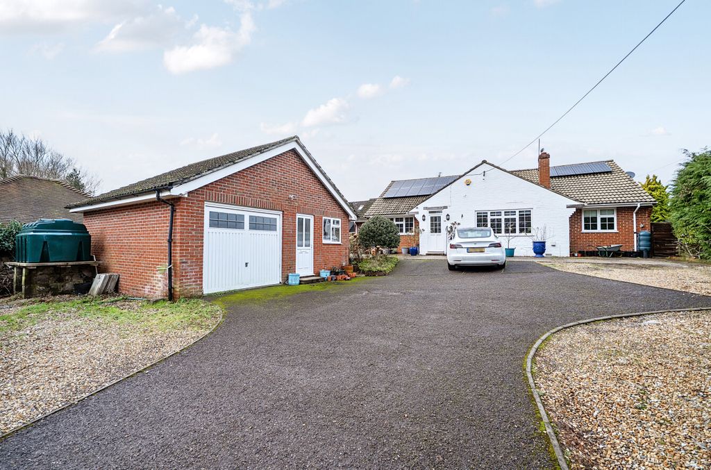 Property photo 1 of 22 1396545-1-69612Ab...