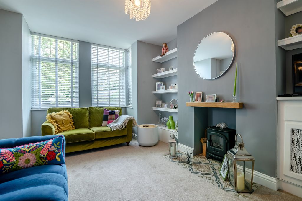 Property photo 3 of 34