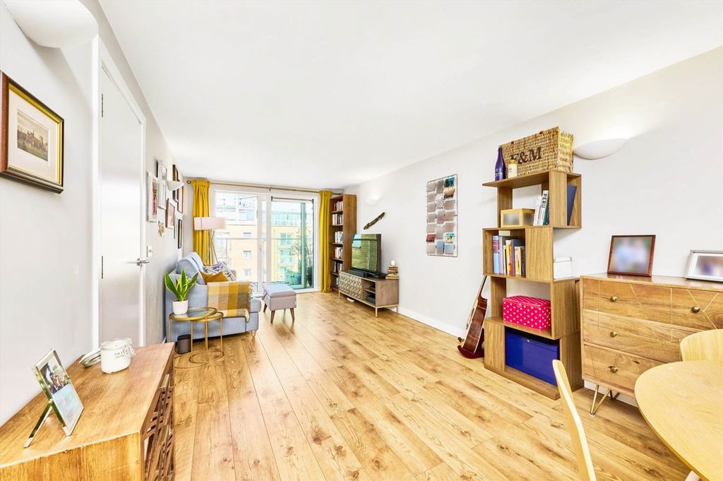 Property photo 2 of 11