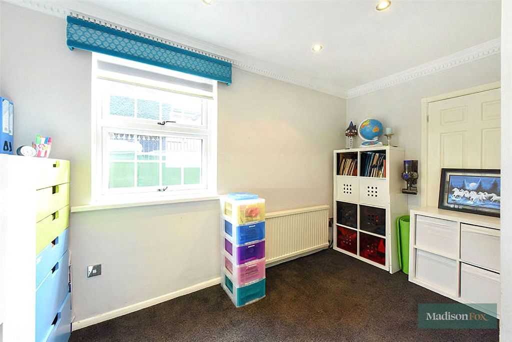 Additional image 11 of 5 bed property to rentTomswood Road, Chigwell, Essex IG7