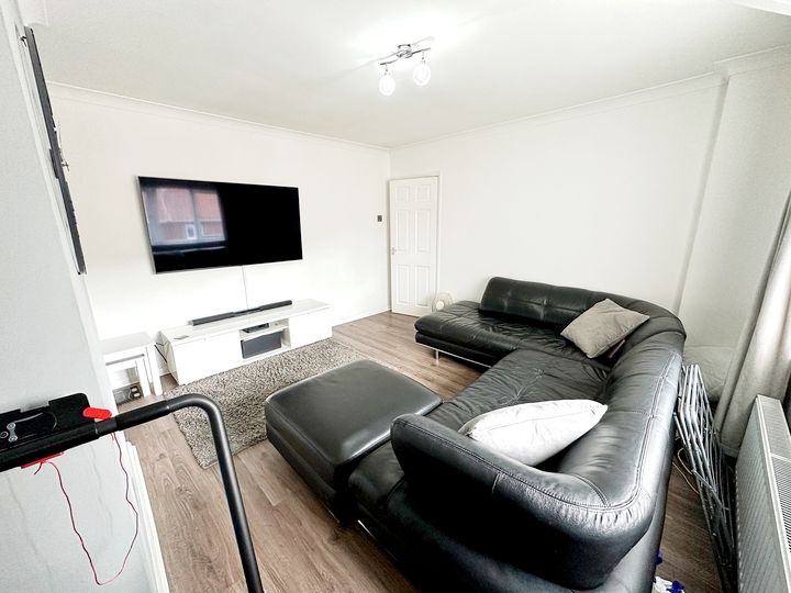 Property photo 3 of 25