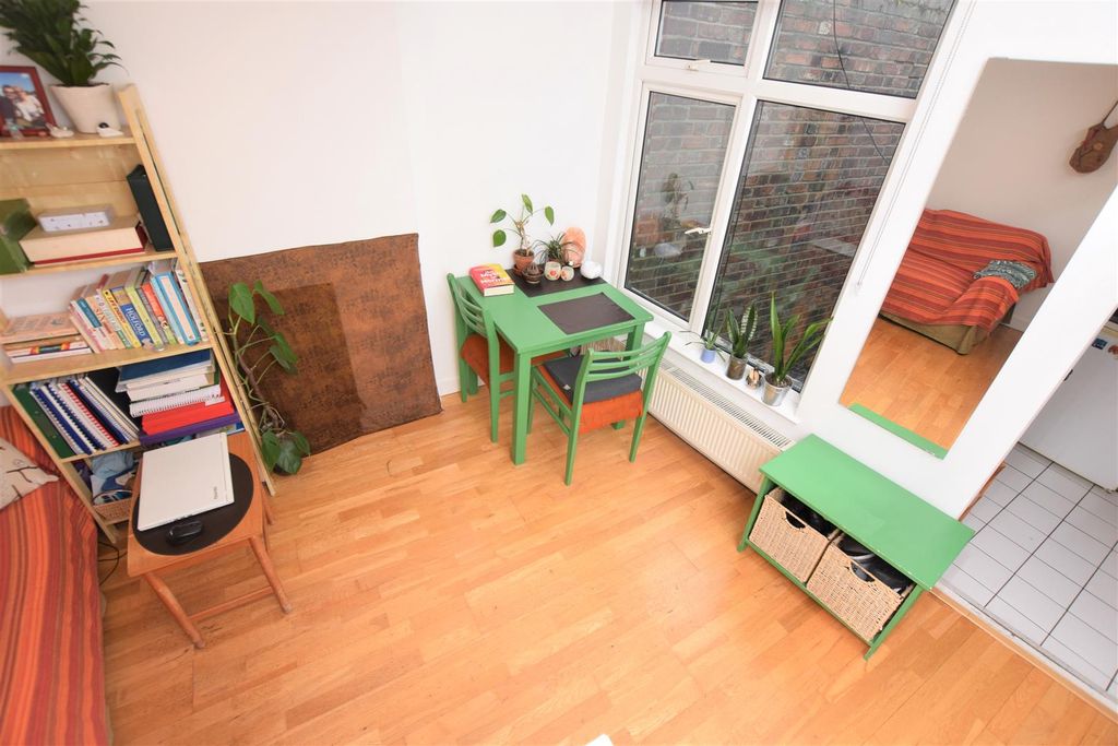 Property photo 3 of 6