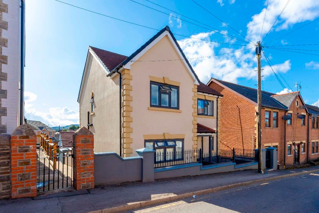 Property photo 1 of 55