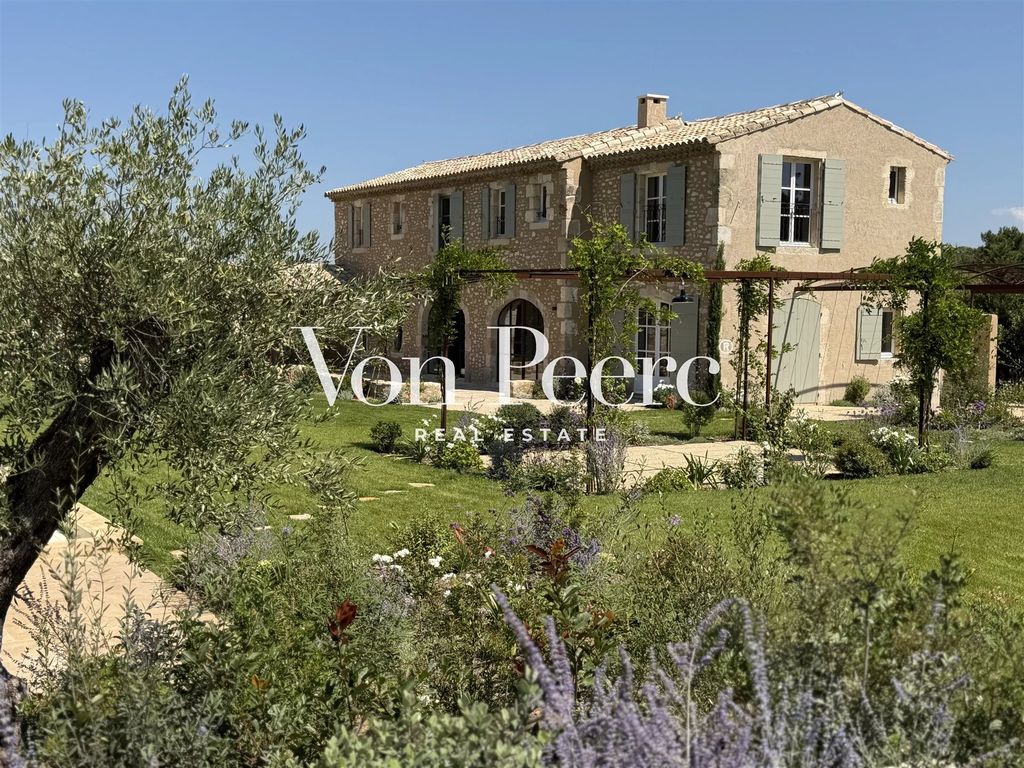 Property photo 1 of 18 Stone House – Panoramic View – Eygalières