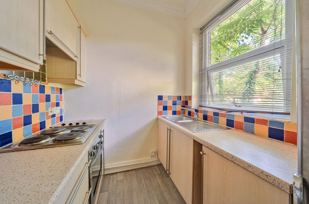 Property photo 3 of 10 Kitchen