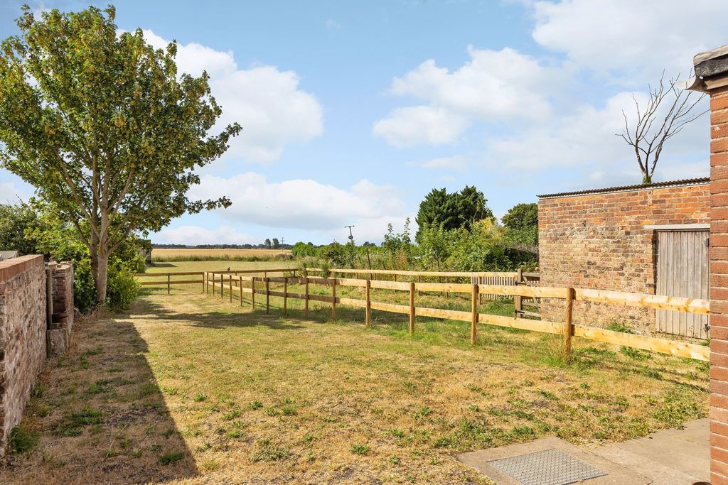 Property photo 3 of 18 Rear Garden