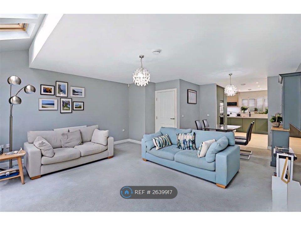 Property photo 1 of 32