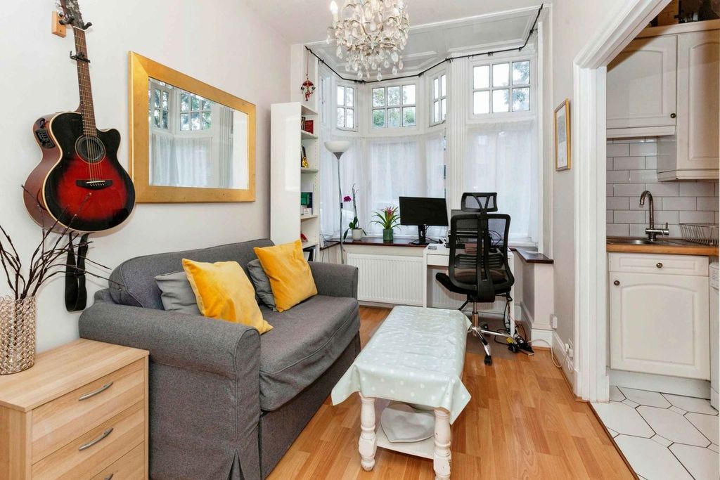 Property photo 2 of 10