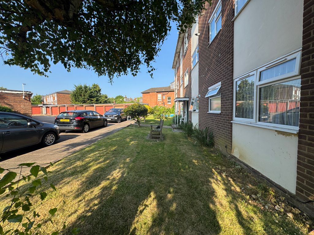 Property photo 3 of 11