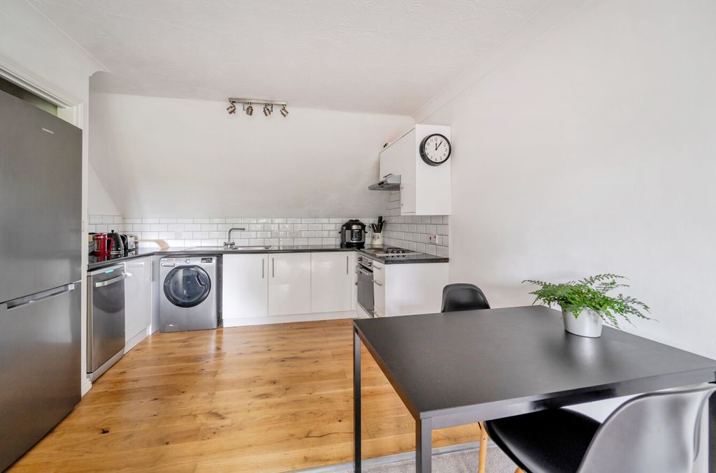 Property photo 3 of 15 1470953-4-6A22B32...
