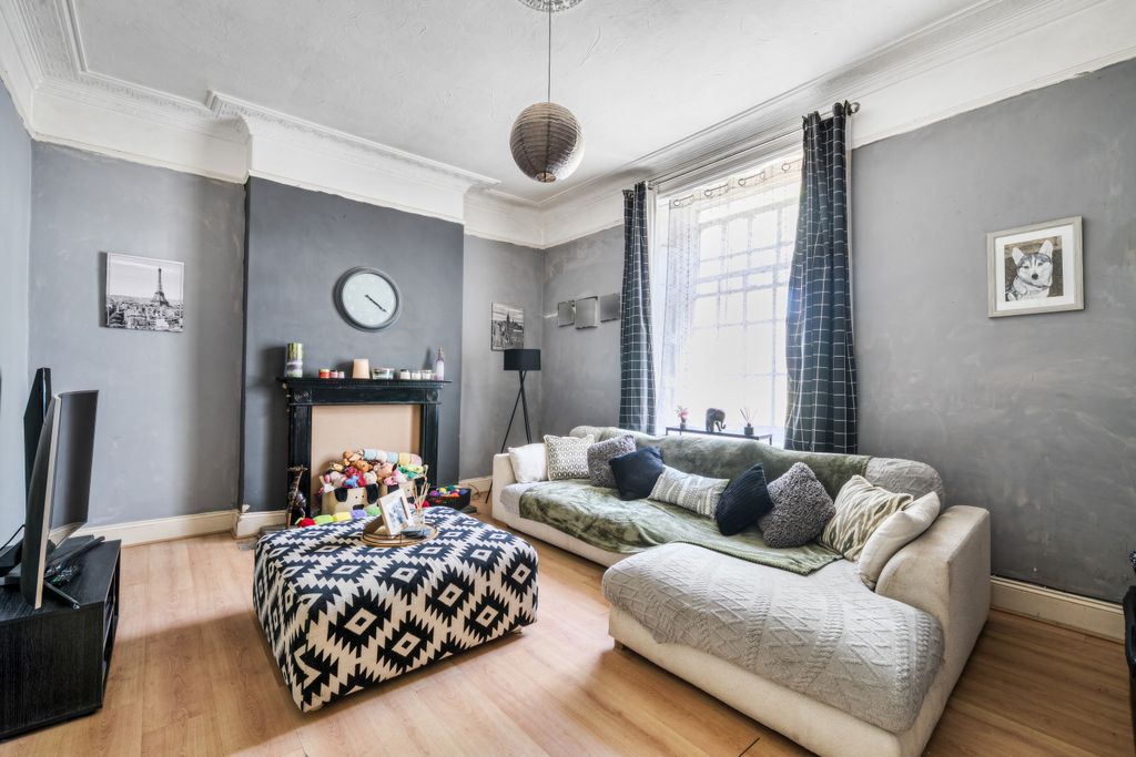 Property photo 2 of 24 1494244-5-6A5Fbee7d7531
