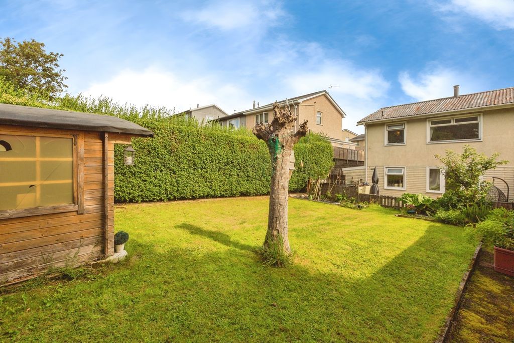 Property photo 2 of 17 Photo