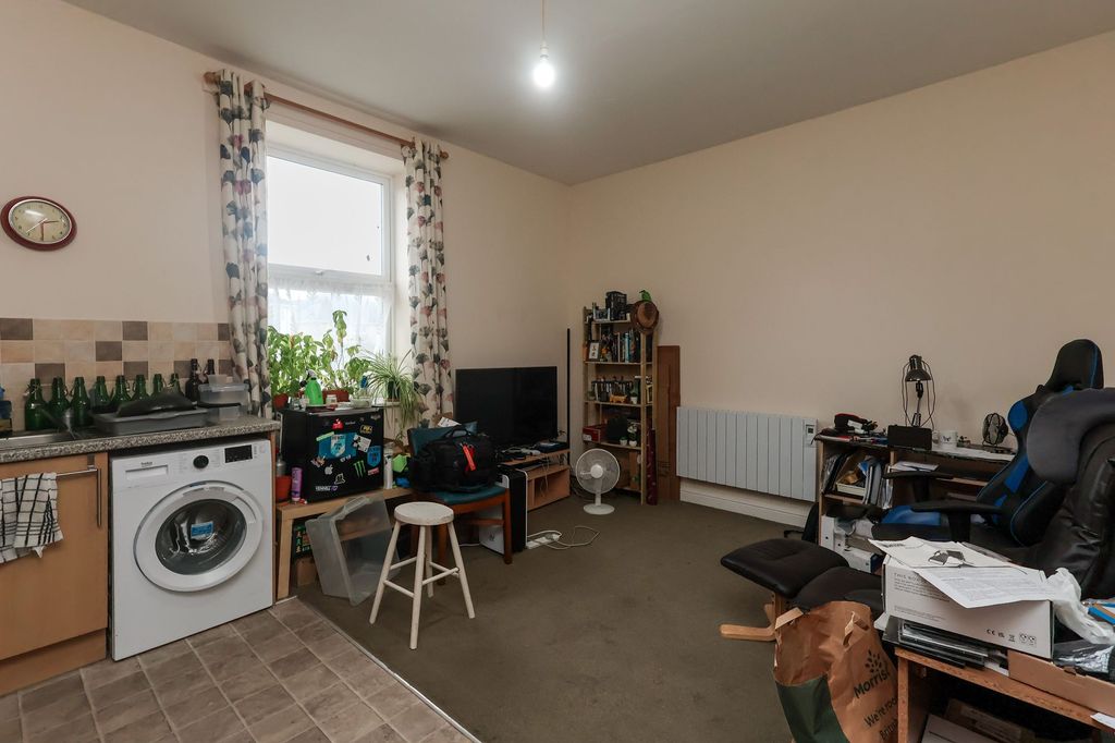 Property photo 2 of 5