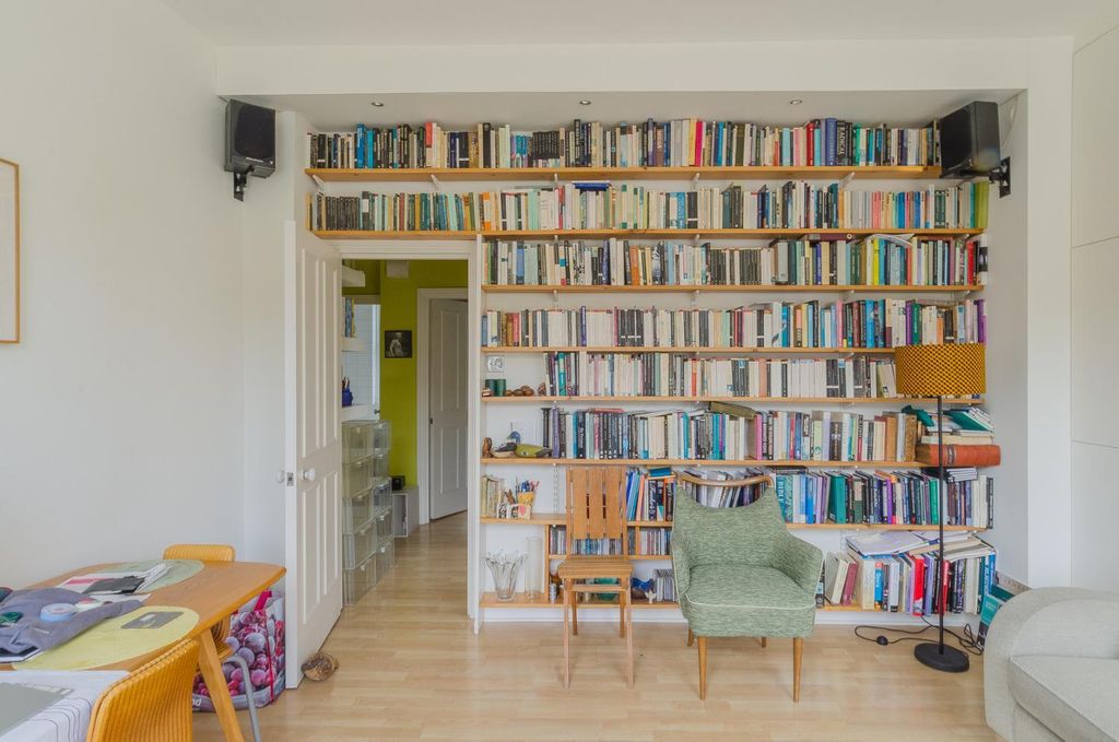 Property photo 1 of 8