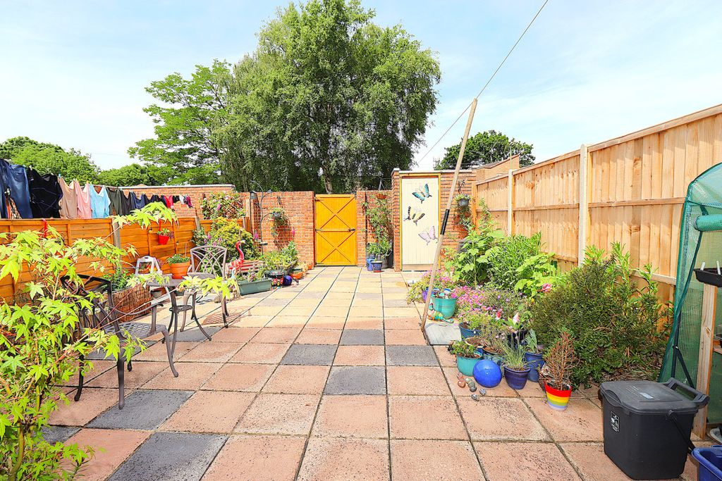 Property photo 2 of 11