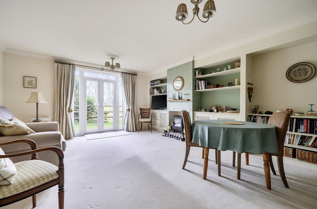 Property photo 3 of 28 1415101-10-698F4B...