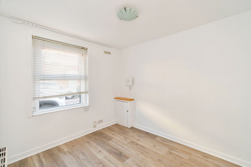 Property photo 2 of 11 Photo