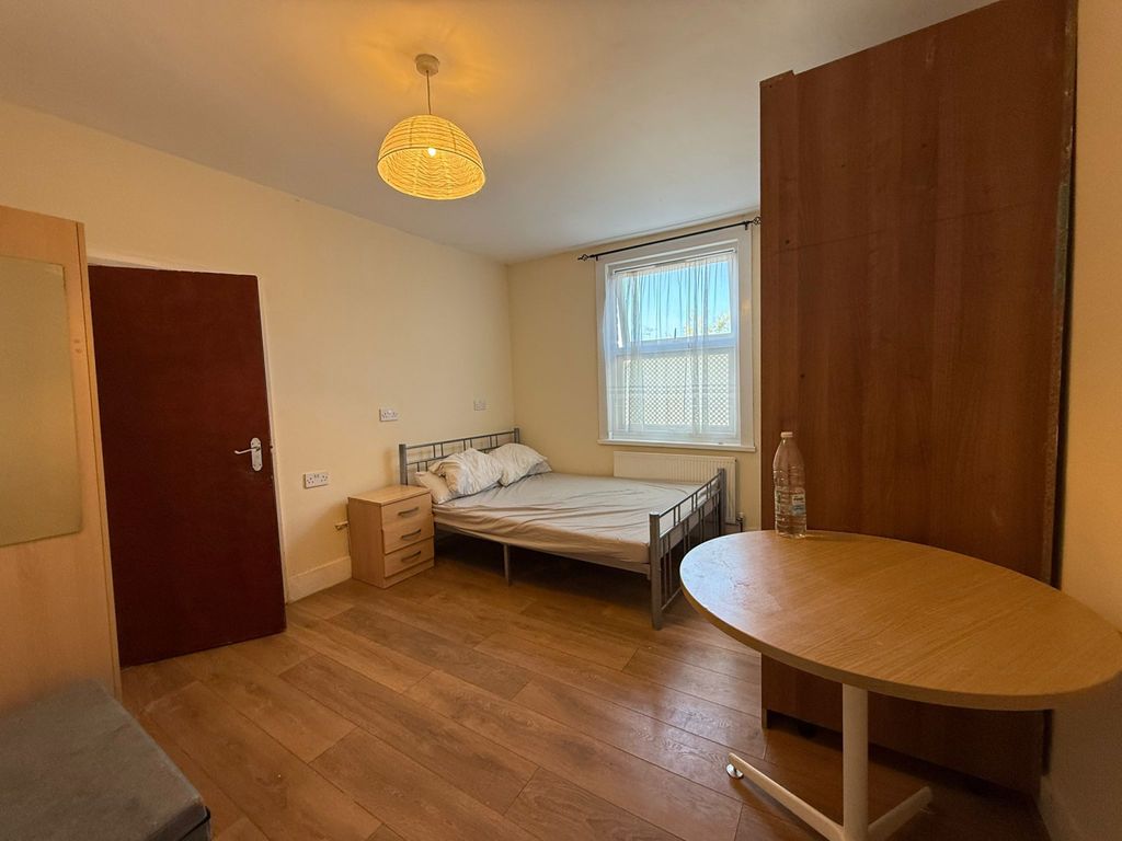 Property photo 2 of 5 Gallery