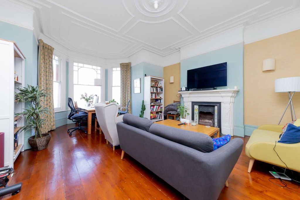 Property photo 2 of 13