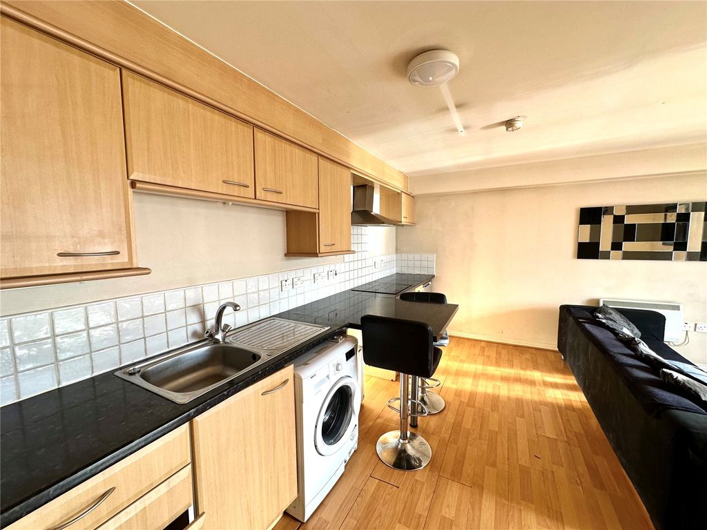 Property photo 3 of 6 Kitchen