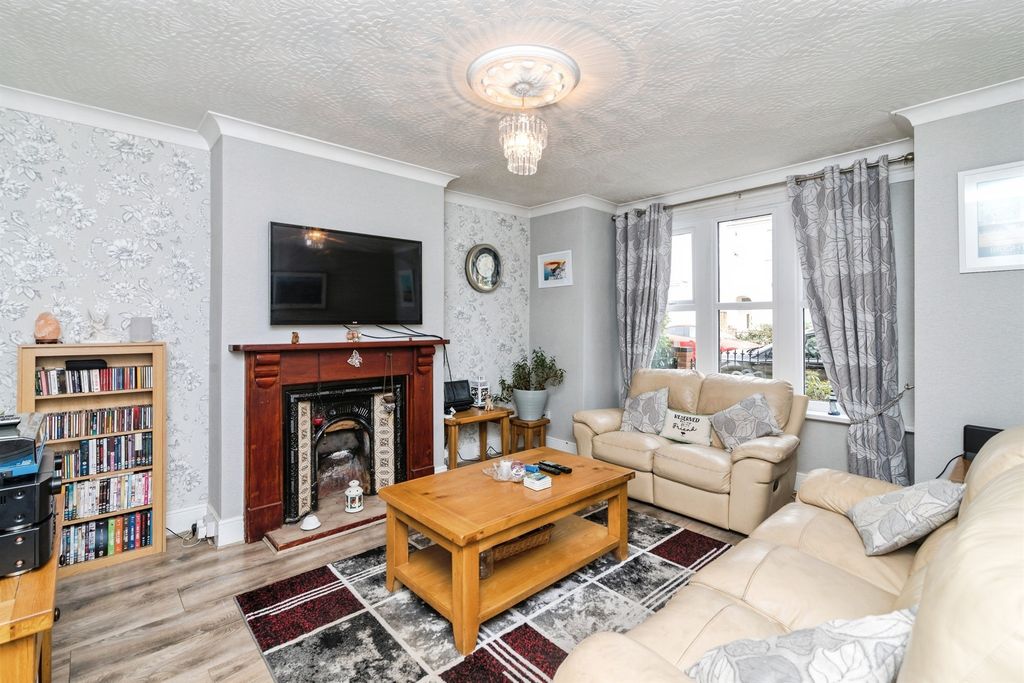 Property photo 2 of 19