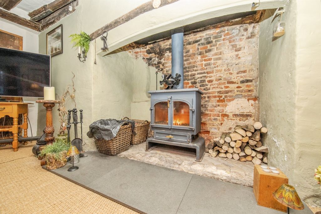 Property photo 3 of 23