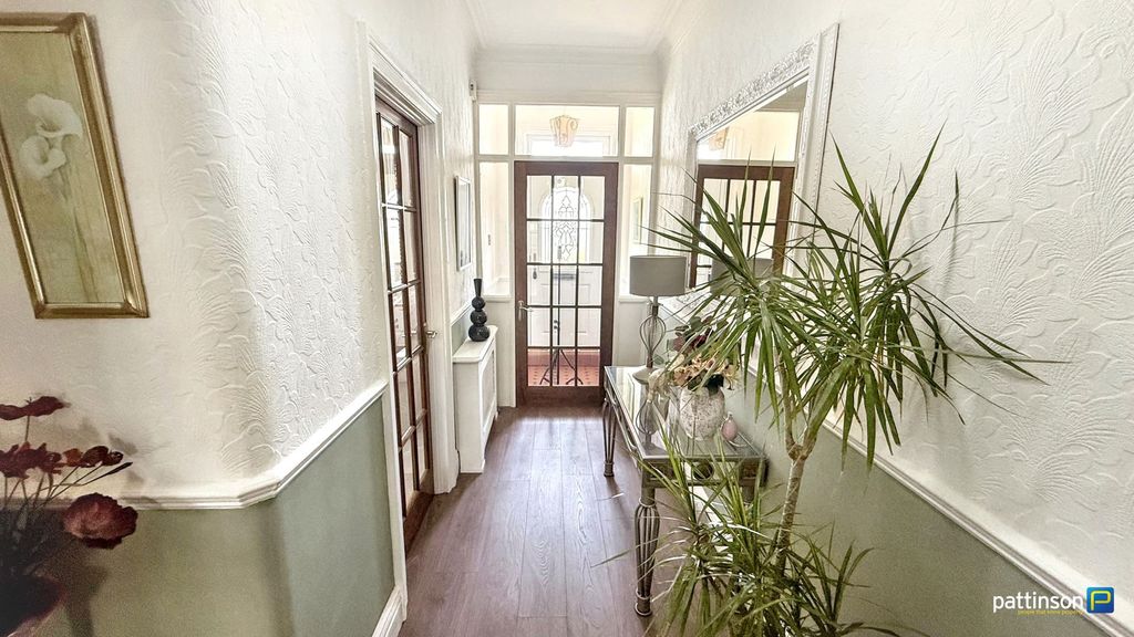 Property photo 3 of 47