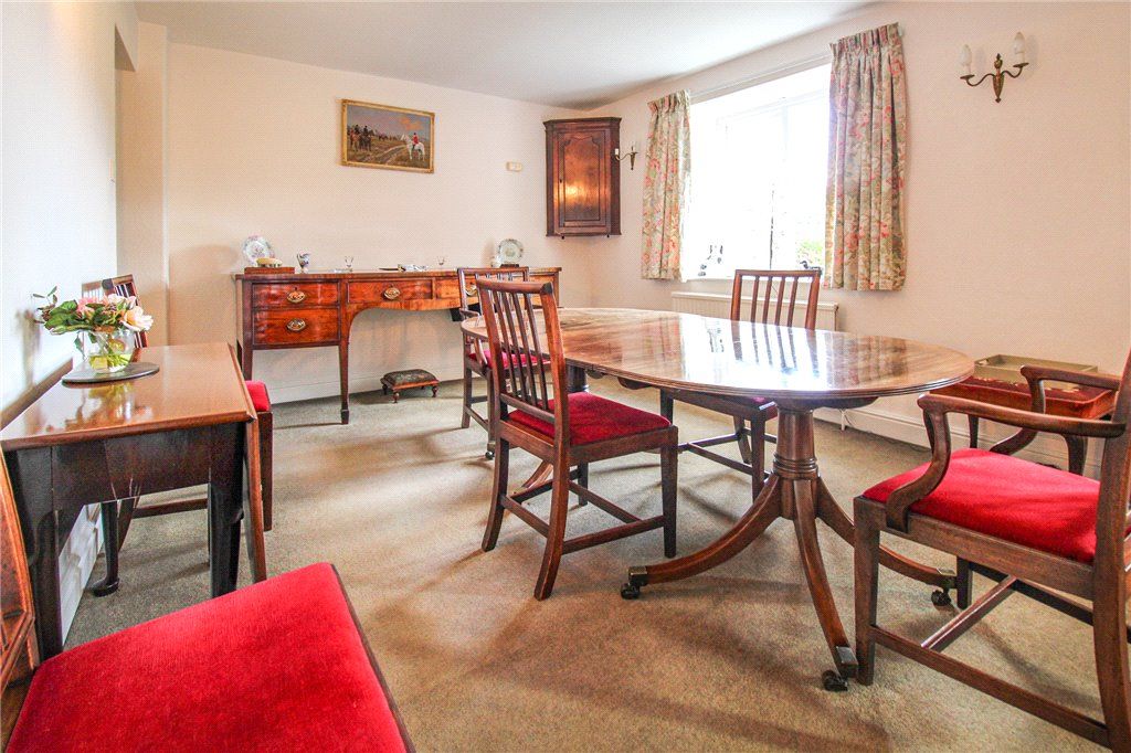 Property photo 3 of 23 Dining Area